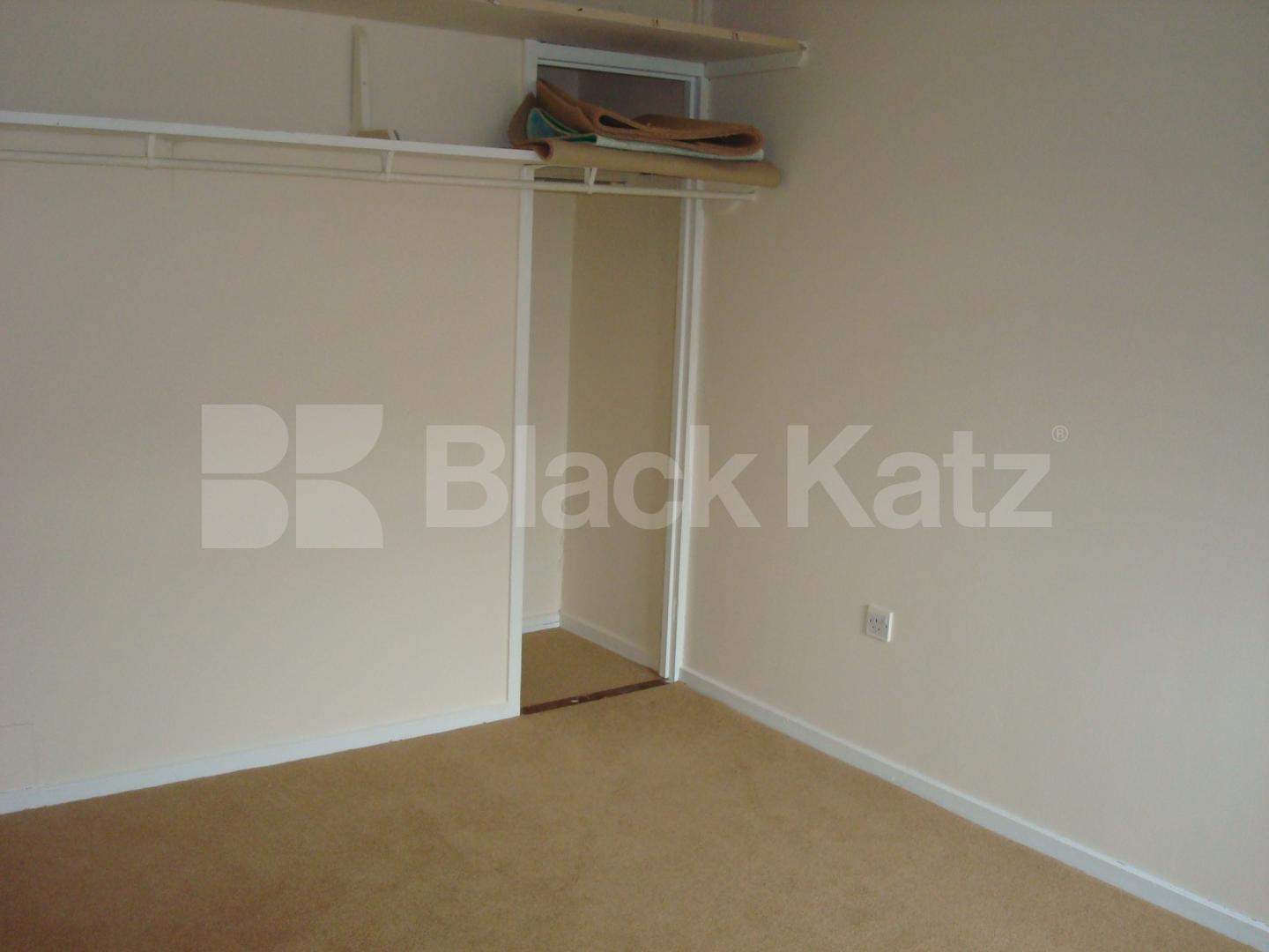 			New Instruction, 5 Bedroom, 1 bath, 1 reception Flat			 North Road, Calidonian Road